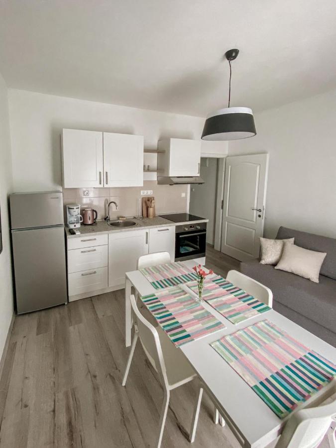 Apartments Happy Sukošan Eksteriør bilde