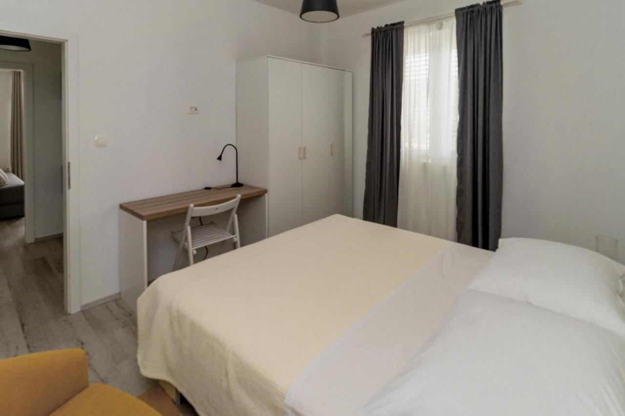Apartments Happy Sukošan Eksteriør bilde
