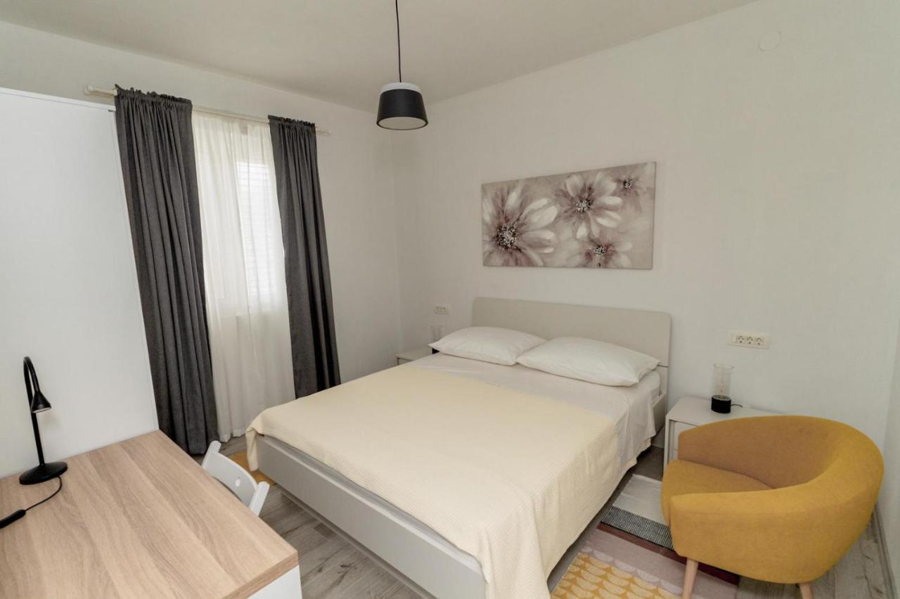 Apartments Happy Sukošan Eksteriør bilde